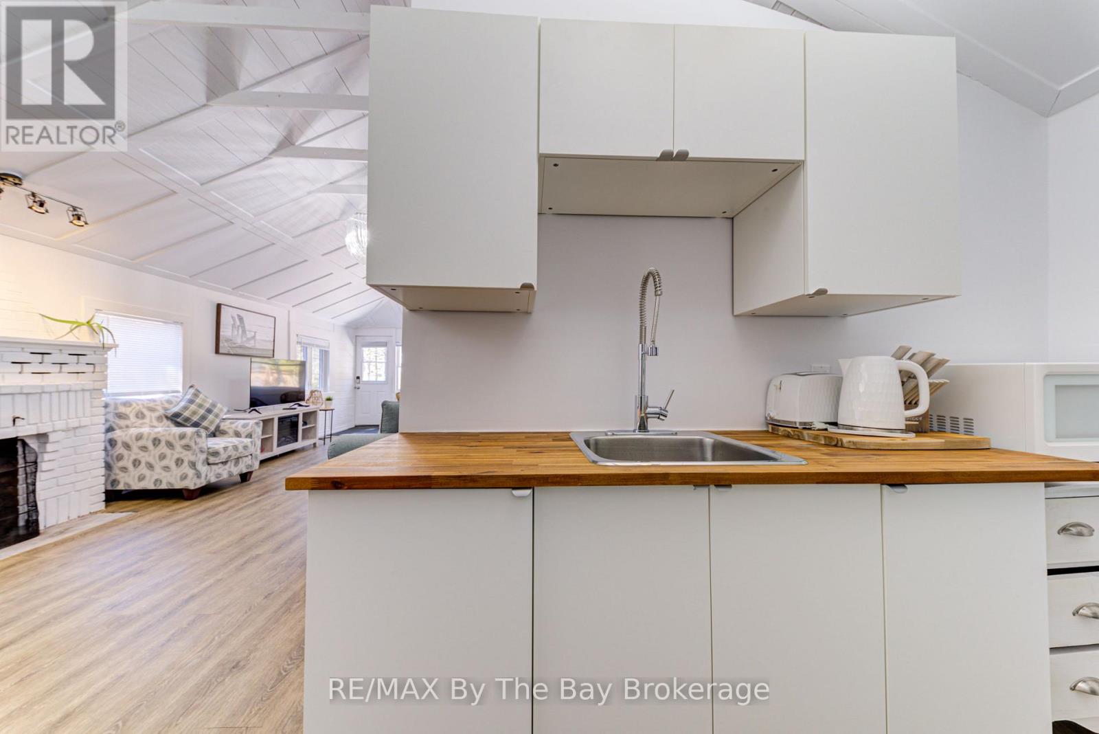 278 COASTLINE DRIVE, Wasaga Beach, Ontario, L9Z2M4 — Photo 13