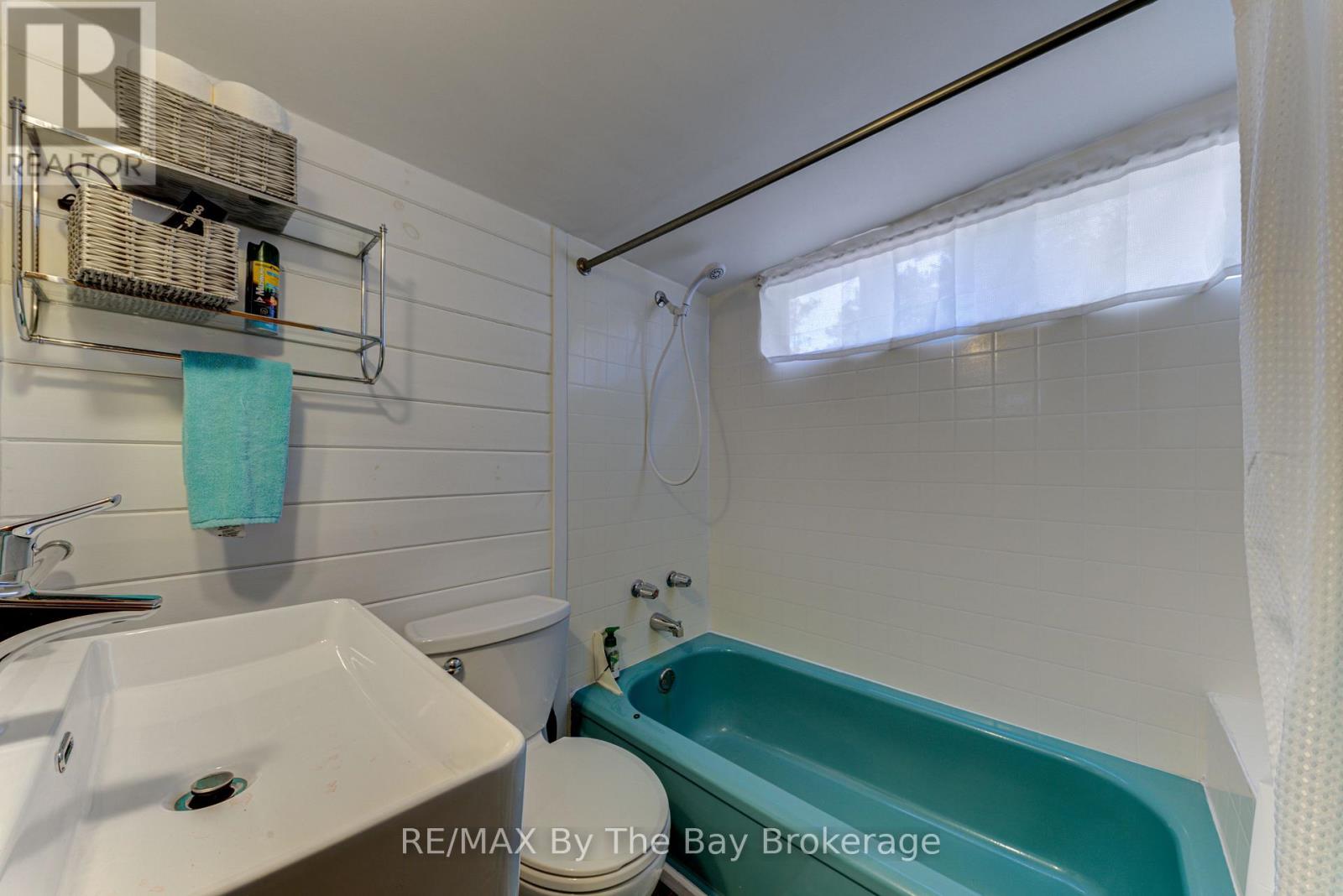 278 COASTLINE DRIVE, Wasaga Beach, Ontario, L9Z2M4 — Photo 18