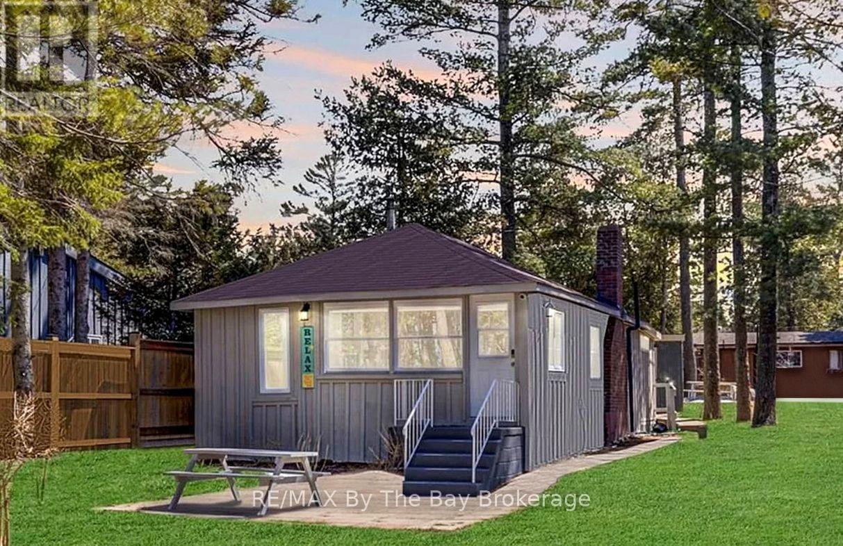 278 COASTLINE DRIVE, Wasaga Beach, Ontario, L9Z2M4 — Photo 3