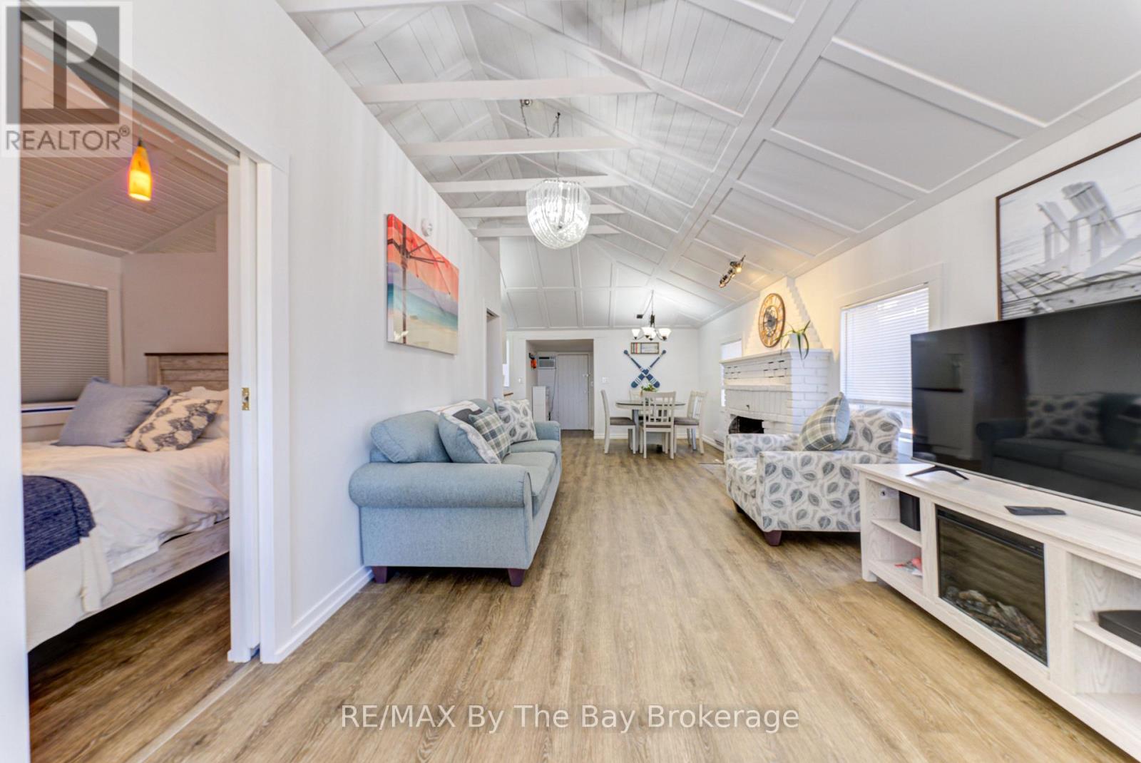 278 COASTLINE DRIVE, Wasaga Beach, Ontario, L9Z2M4 — Photo 6