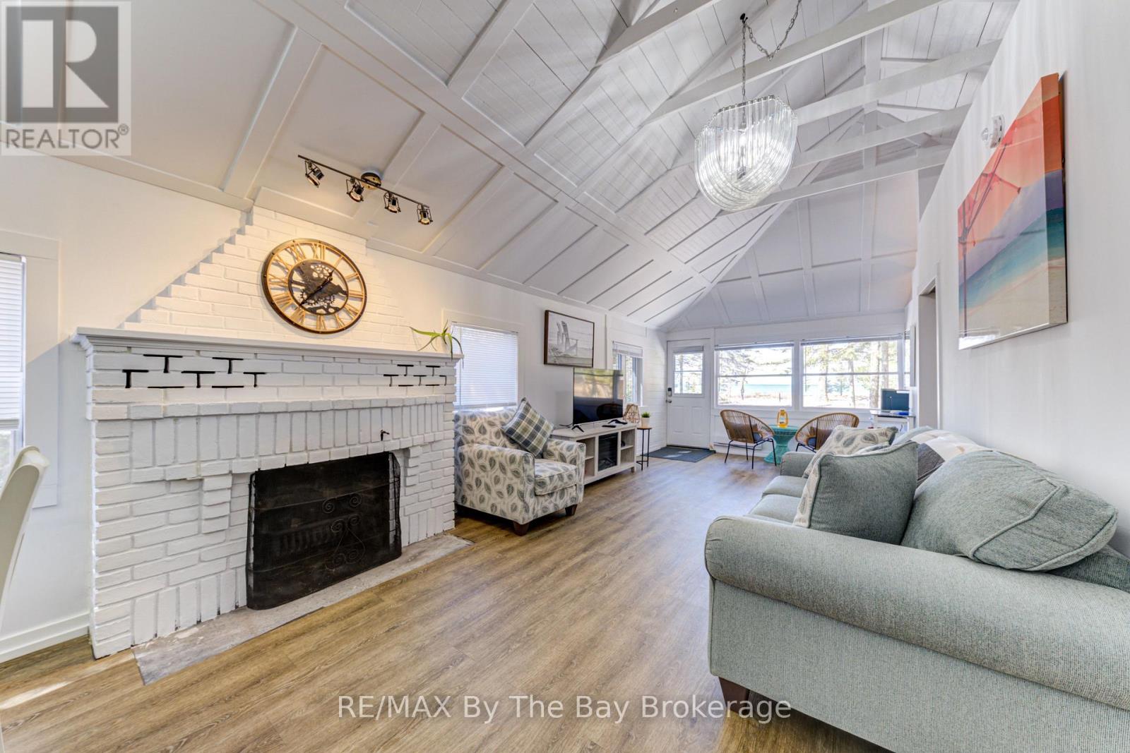 278 COASTLINE DRIVE, Wasaga Beach, Ontario, L9Z2M4 — Photo 9