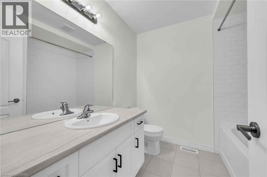 63 LLOYD DAVIES Way, Binbrook, Ontario, L0R1C0 — Photo 28