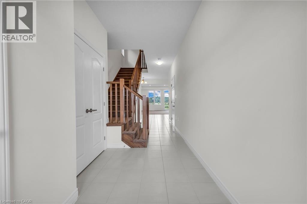 63 LLOYD DAVIES Way, Binbrook, Ontario, L0R1C0 — Photo 5