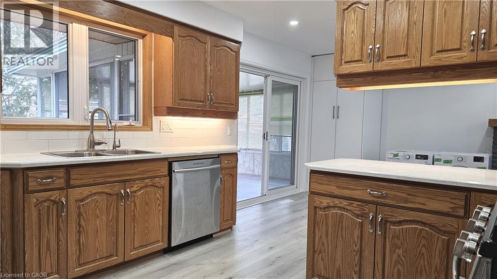 208 MONTGOMERY Road Unit# UPPER, Kitchener, Ontario, N2H3P7 — Photo 10