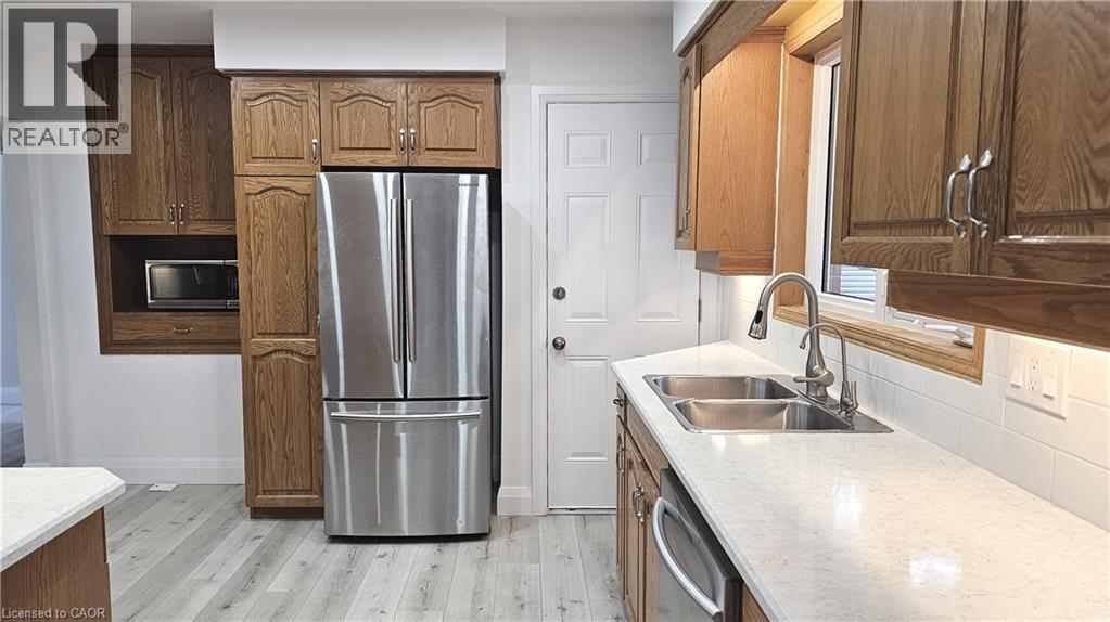 208 MONTGOMERY Road Unit# UPPER, Kitchener, Ontario, N2H3P7 — Photo 12