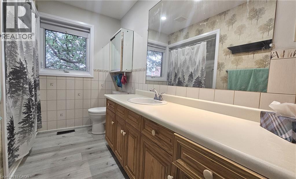 208 MONTGOMERY Road Unit# UPPER, Kitchener, Ontario, N2H3P7 — Photo 17