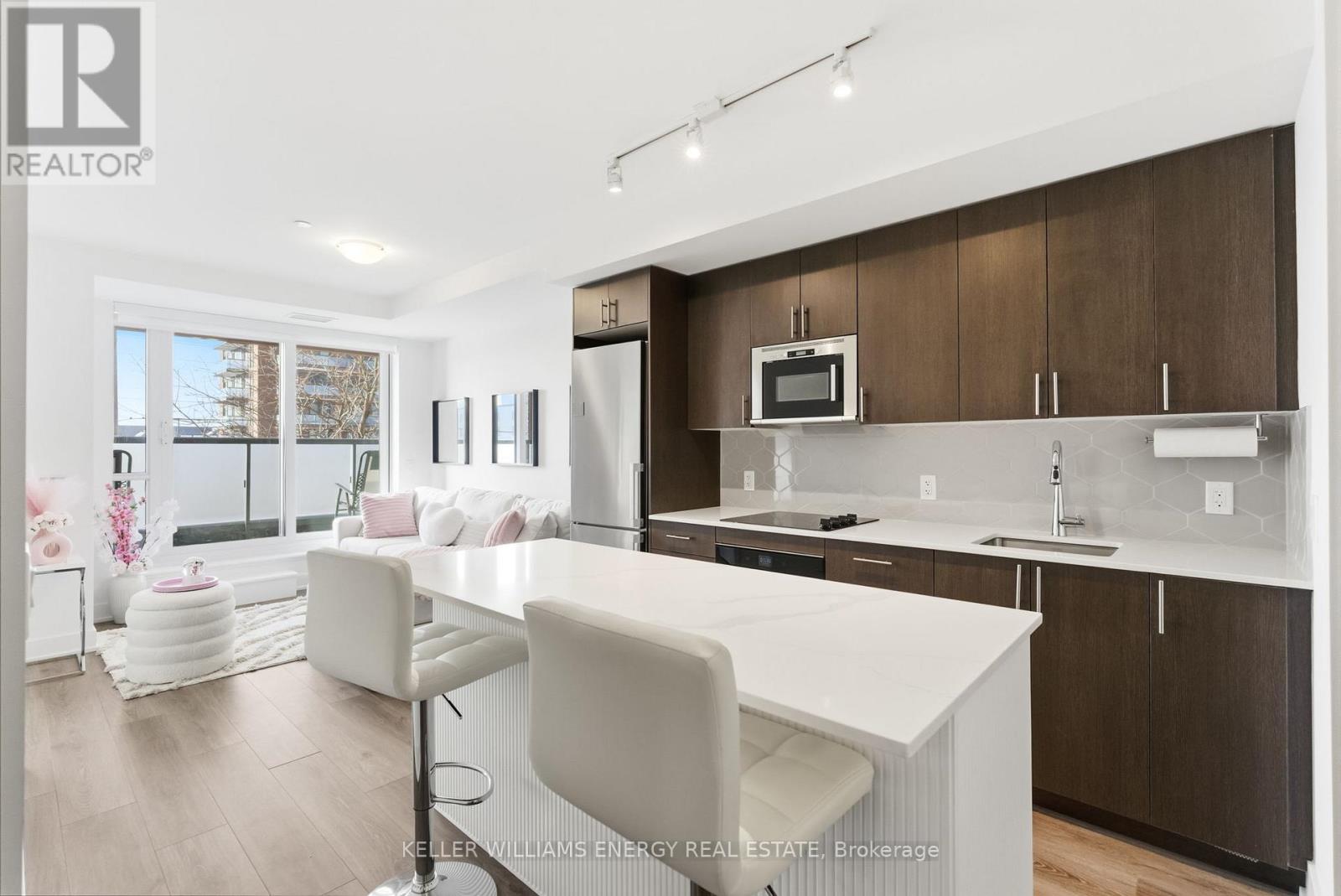 211 - 2545 SIMCOE STREET N, Oshawa (Windfields), Ontario, L1L0W3 — Photo 2