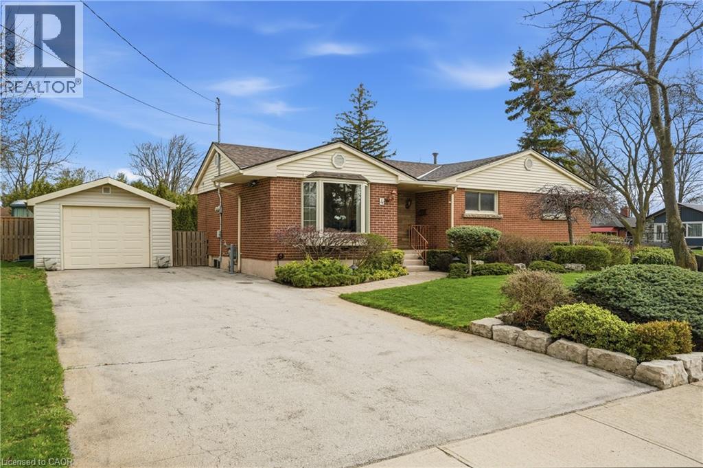 4 TILBURY Court, Hamilton, Ontario, L8T2M4 — Photo 3