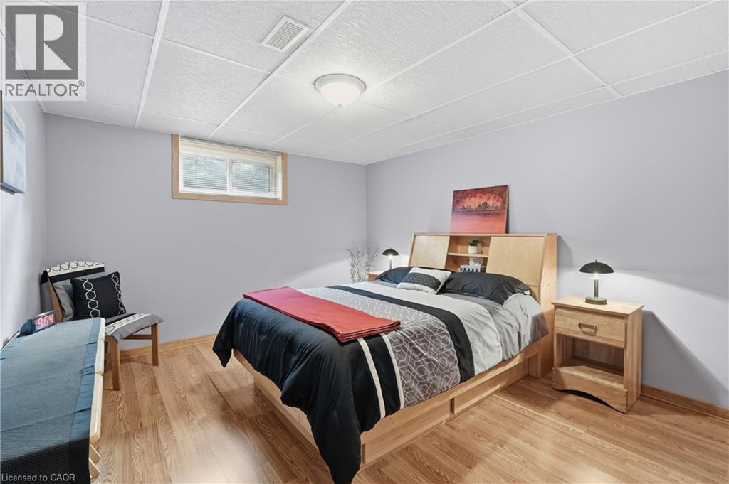 4 TILBURY Court, Hamilton, Ontario, L8T2M4 — Photo 32