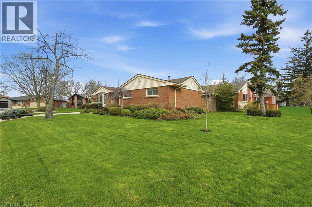 4 TILBURY Court, Hamilton, Ontario, L8T2M4 — Photo 41