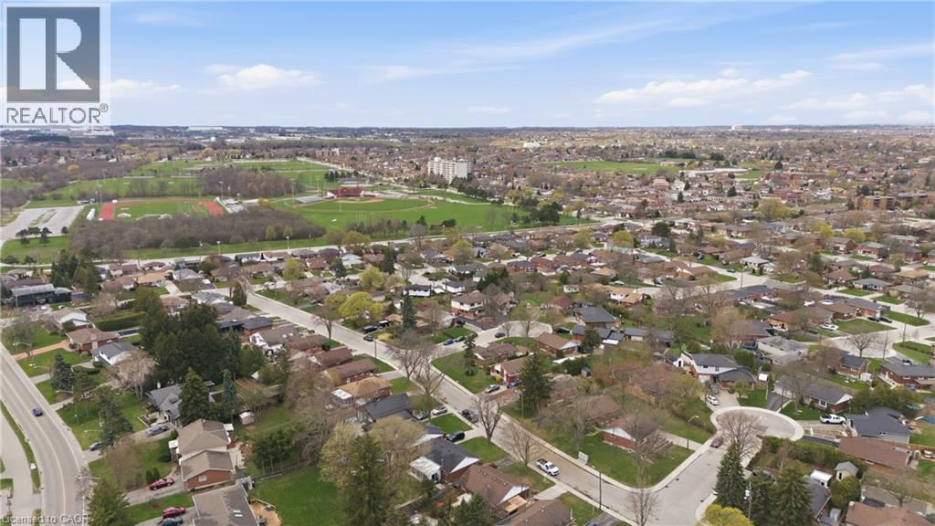 4 TILBURY Court, Hamilton, Ontario, L8T2M4 — Photo 48