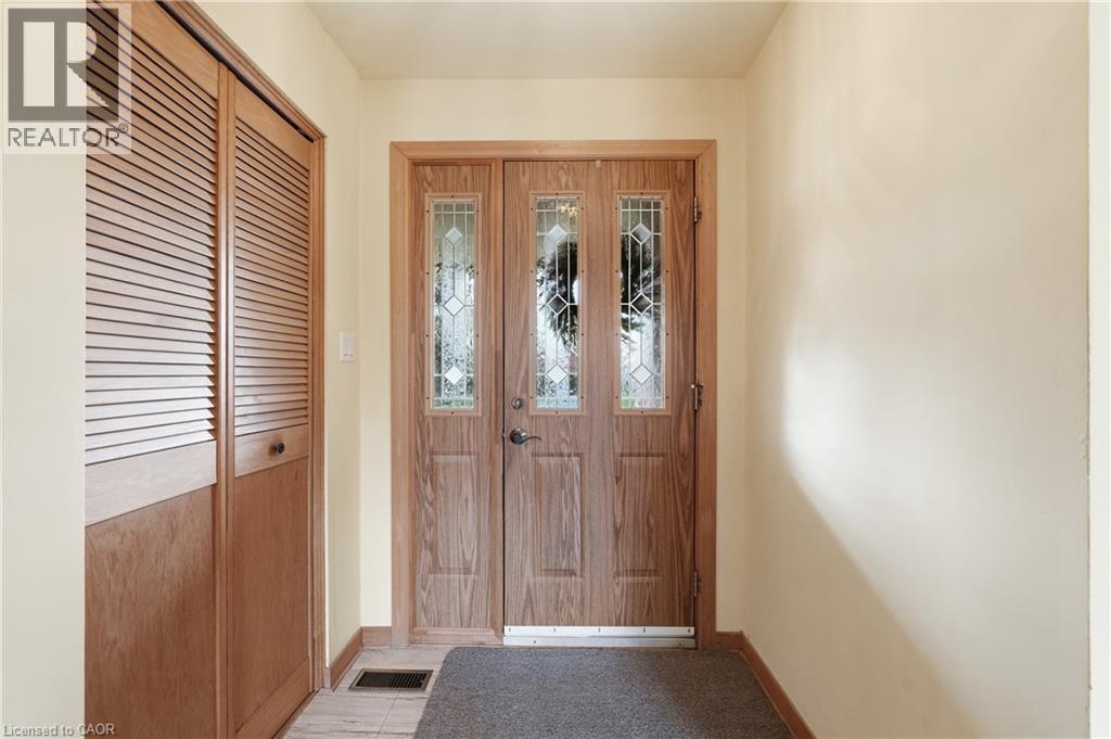 4 TILBURY Court, Hamilton, Ontario, L8T2M4 — Photo 6