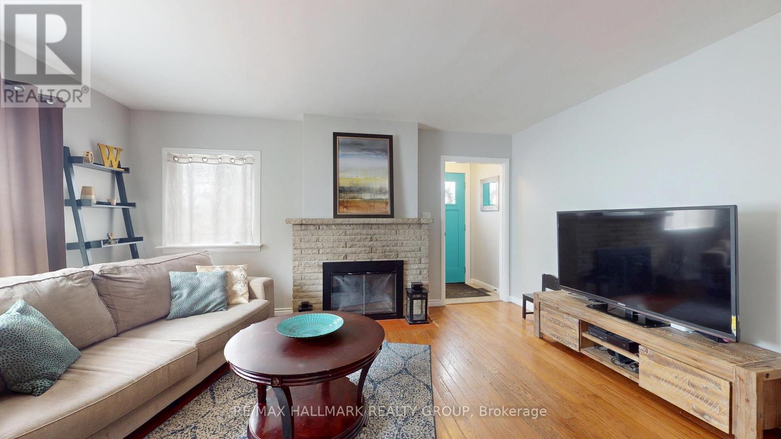 24 SCHOFIELD AVENUE, Brockville, Ontario, K6V4M5 — Photo 2