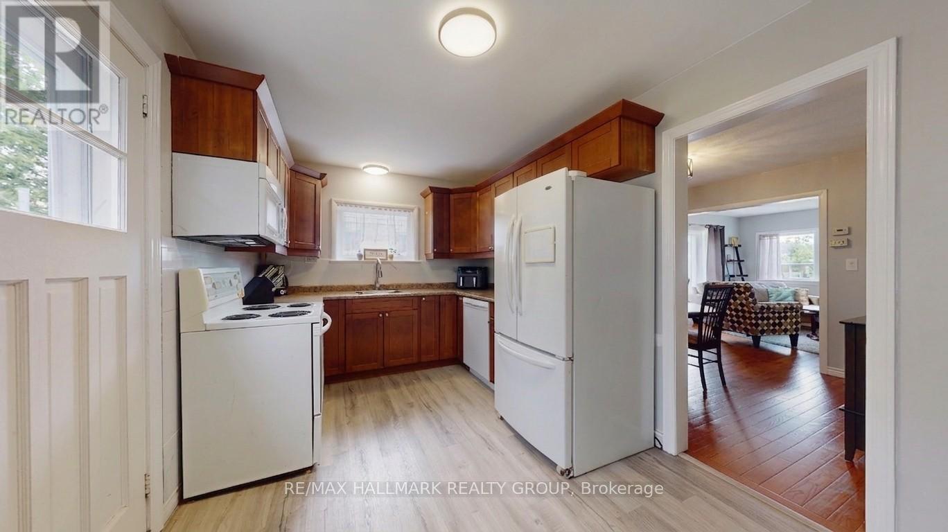 24 SCHOFIELD AVENUE, Brockville, Ontario, K6V4M5 — Photo 9