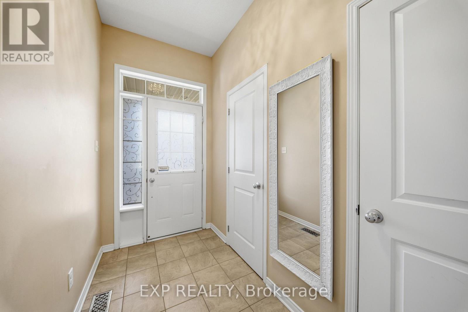 587 PEPPERVILLE CRESCENT, Ottawa, Ontario, K2M0E7 — Photo 2