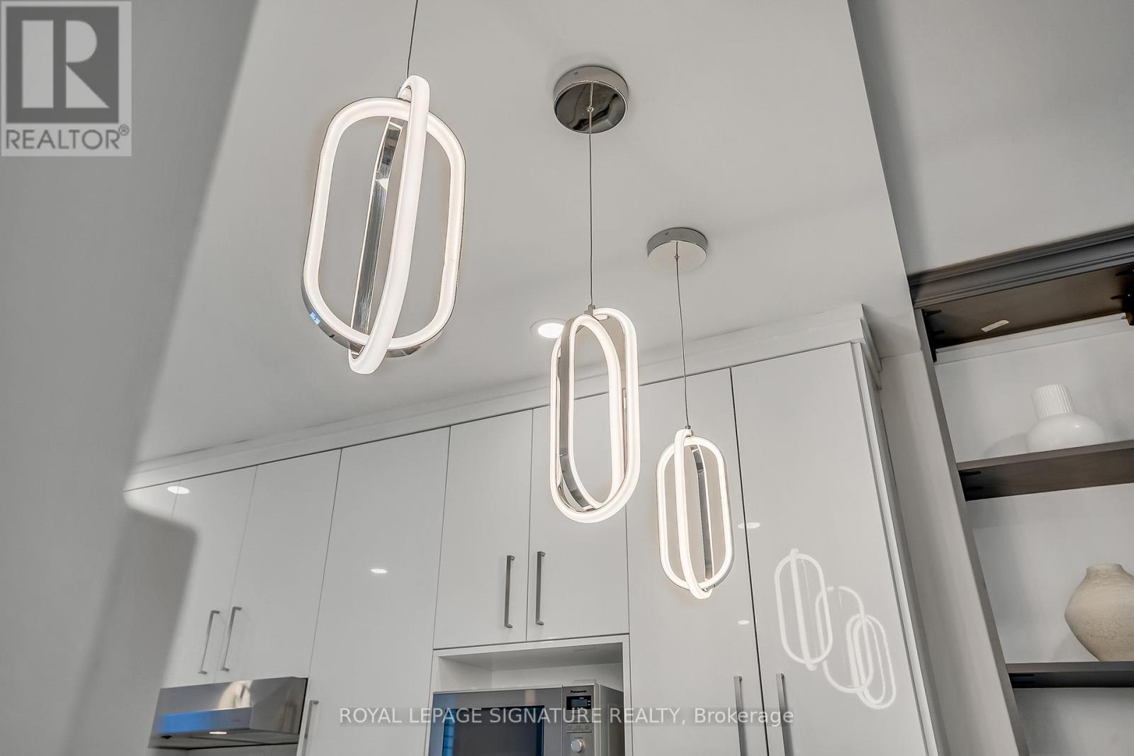 70 CLOVELLY AVENUE, Toronto (Oakwood Village), Ontario, M6C1Y3 — Photo 10