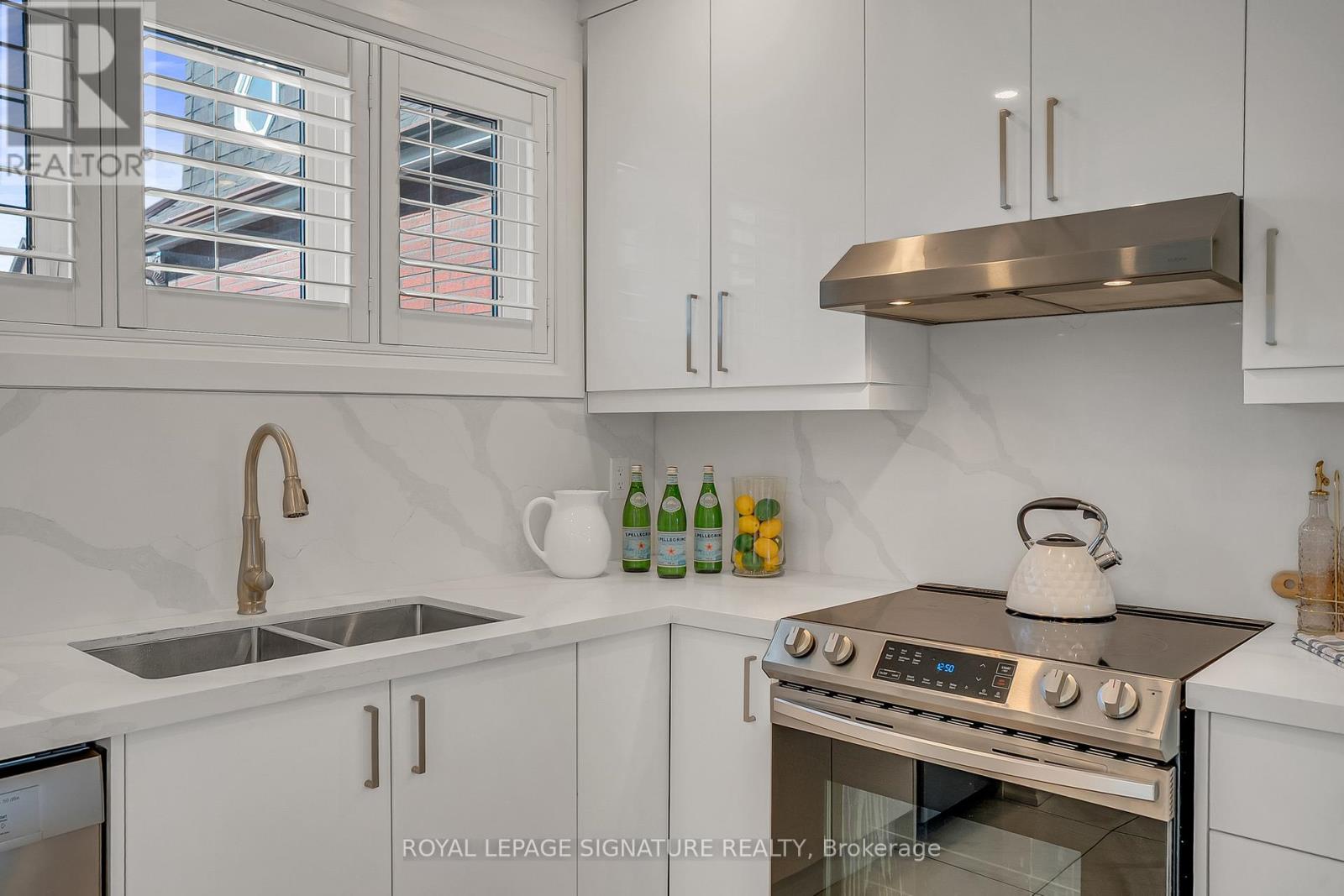 70 CLOVELLY AVENUE, Toronto (Oakwood Village), Ontario, M6C1Y3 — Photo 11