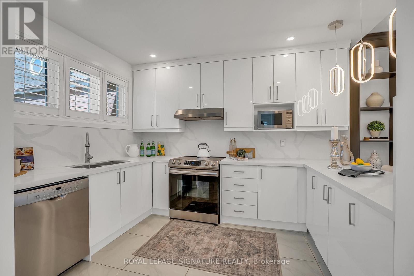 70 CLOVELLY AVENUE, Toronto (Oakwood Village), Ontario, M6C1Y3 — Photo 13