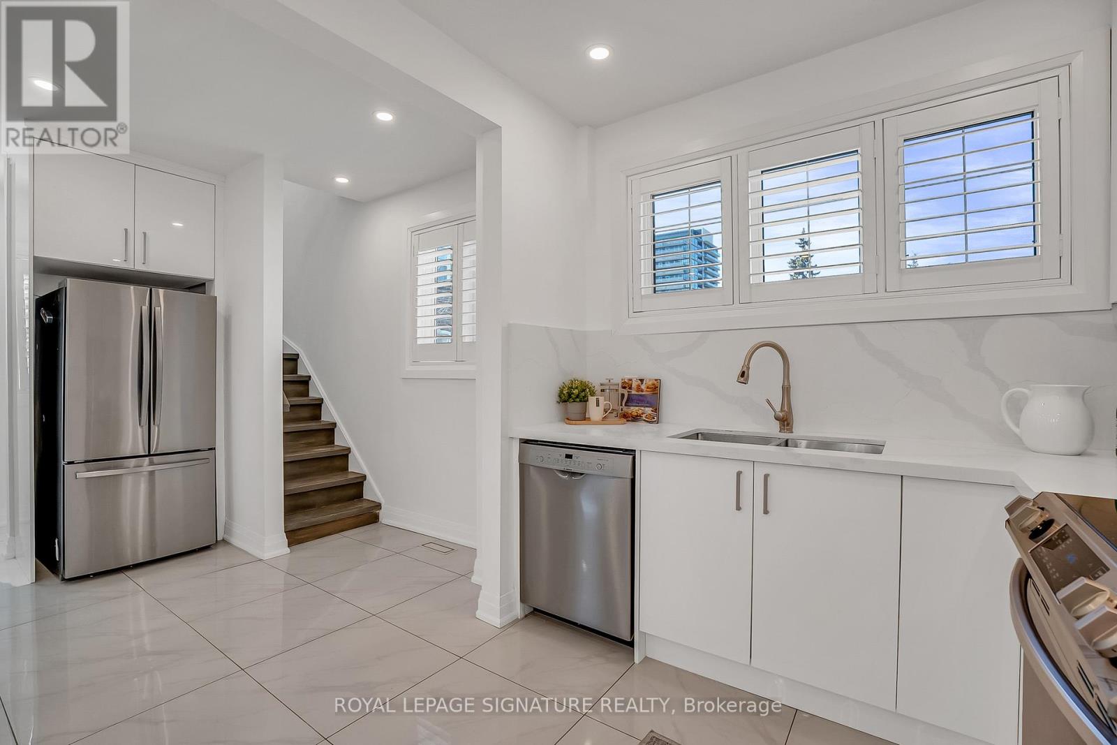 70 CLOVELLY AVENUE, Toronto (Oakwood Village), Ontario, M6C1Y3 — Photo 16