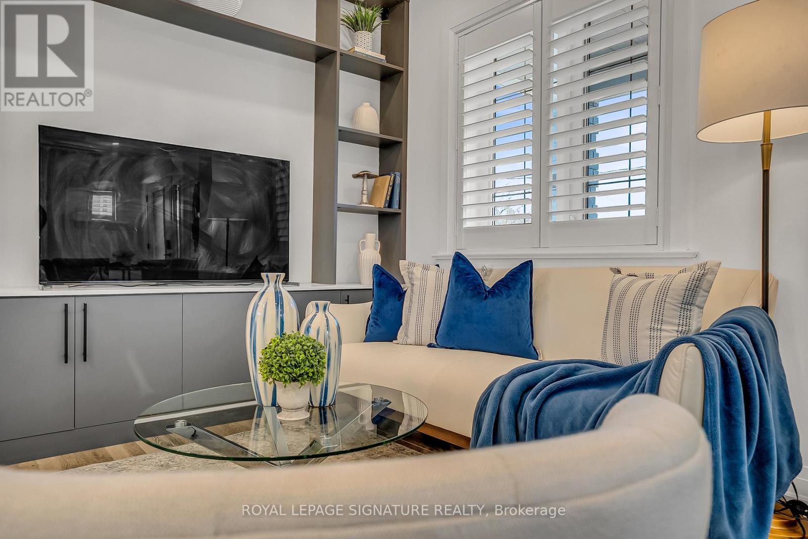 70 CLOVELLY AVENUE, Toronto (Oakwood Village), Ontario, M6C1Y3 — Photo 5