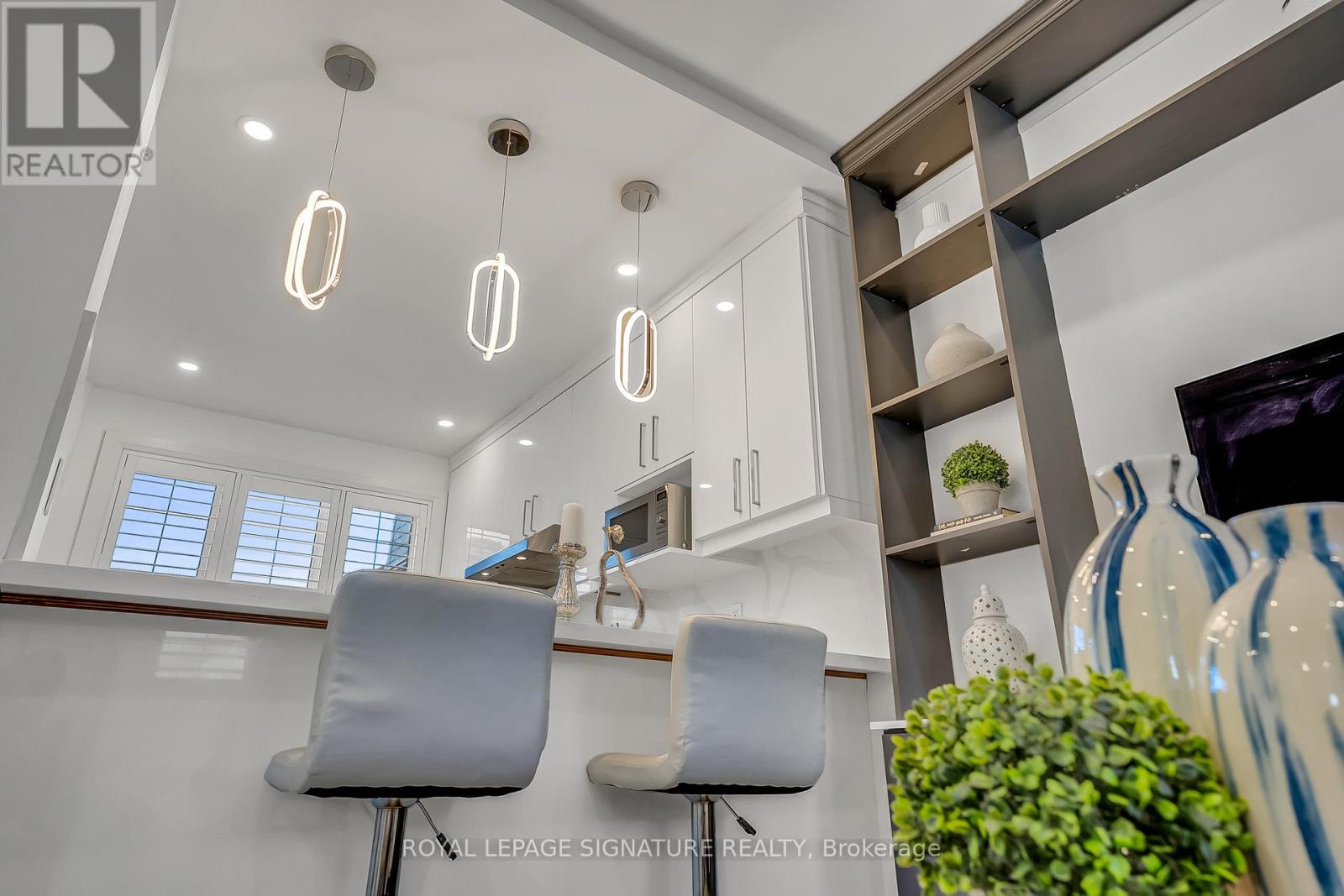 70 CLOVELLY AVENUE, Toronto (Oakwood Village), Ontario, M6C1Y3 — Photo 8