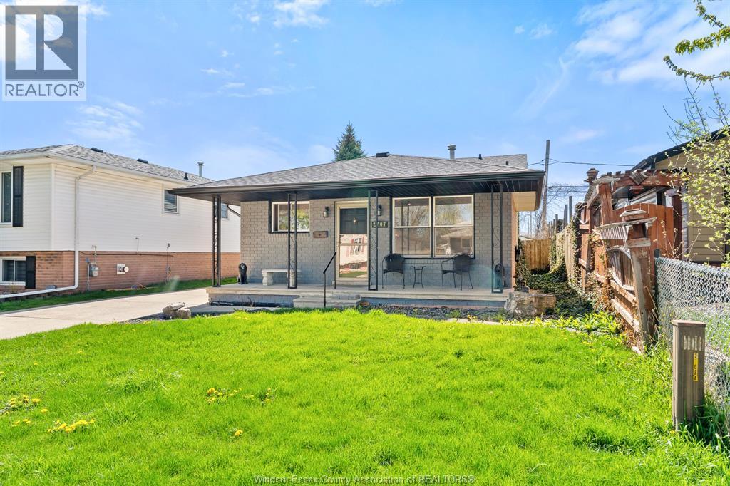 2707 ALEXIS ROAD, Windsor, Ontario, N8W4A1 — Photo 2