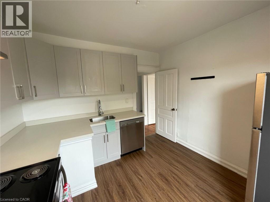 100 DUNSMURE Road Unit# 2, Hamilton, Ontario, L8M1S4 — Photo 4