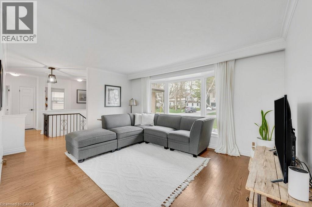 602 STEPHENS Crescent, Oakville, Ontario, L6K1Y3 — Photo 5