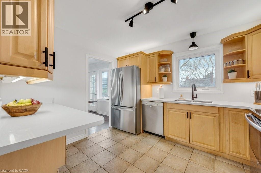 602 STEPHENS Crescent, Oakville, Ontario, L6K1Y3 — Photo 9