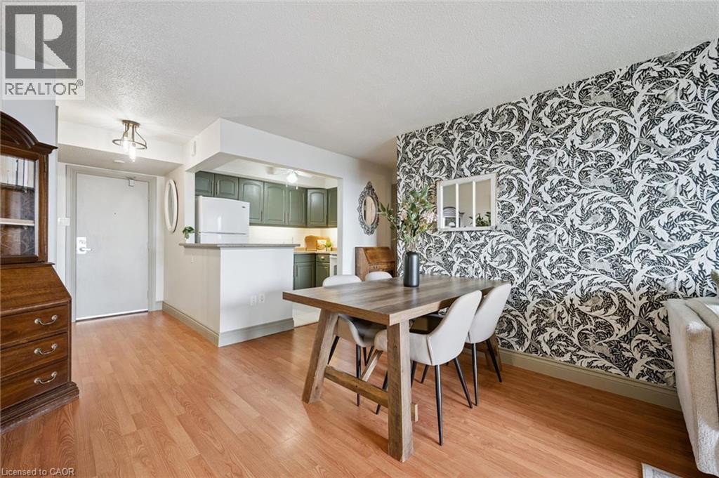 64 BENTON Street Unit# 1406, Kitchener, Ontario, N2G4L9 — Photo 10