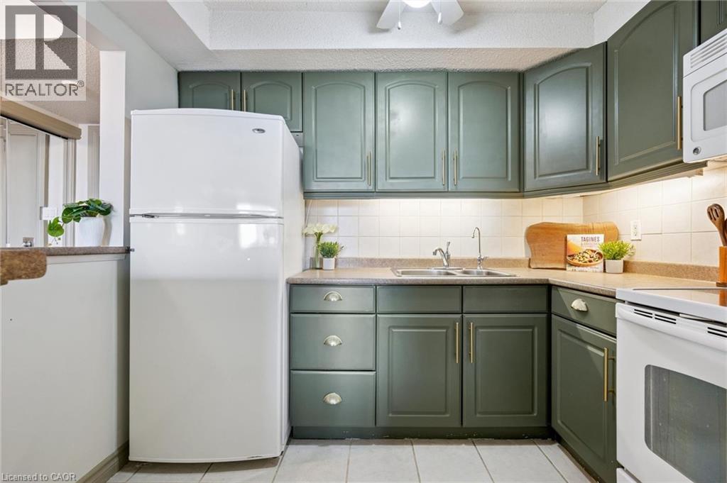 64 BENTON Street Unit# 1406, Kitchener, Ontario, N2G4L9 — Photo 14