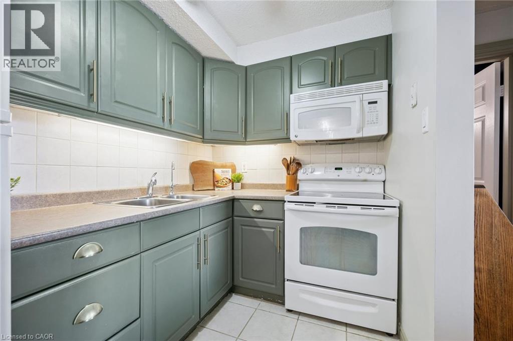 64 BENTON Street Unit# 1406, Kitchener, Ontario, N2G4L9 — Photo 15