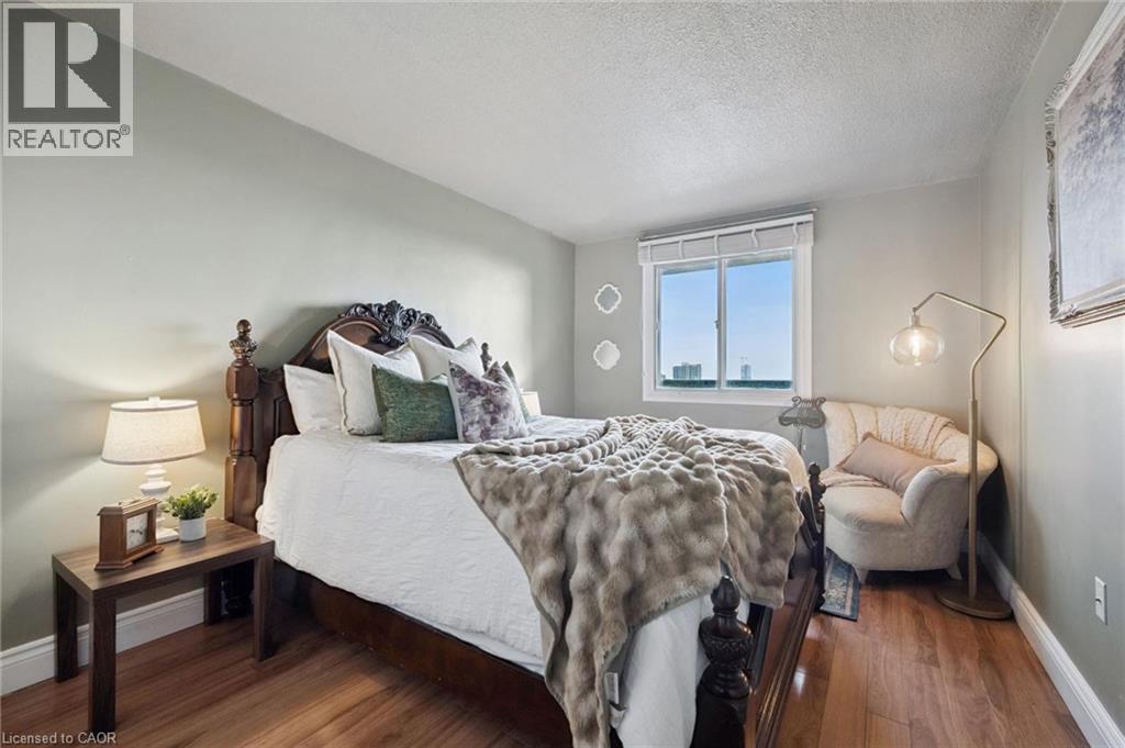 64 BENTON Street Unit# 1406, Kitchener, Ontario, N2G4L9 — Photo 17