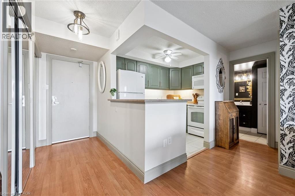 64 BENTON Street Unit# 1406, Kitchener, Ontario, N2G4L9 — Photo 7