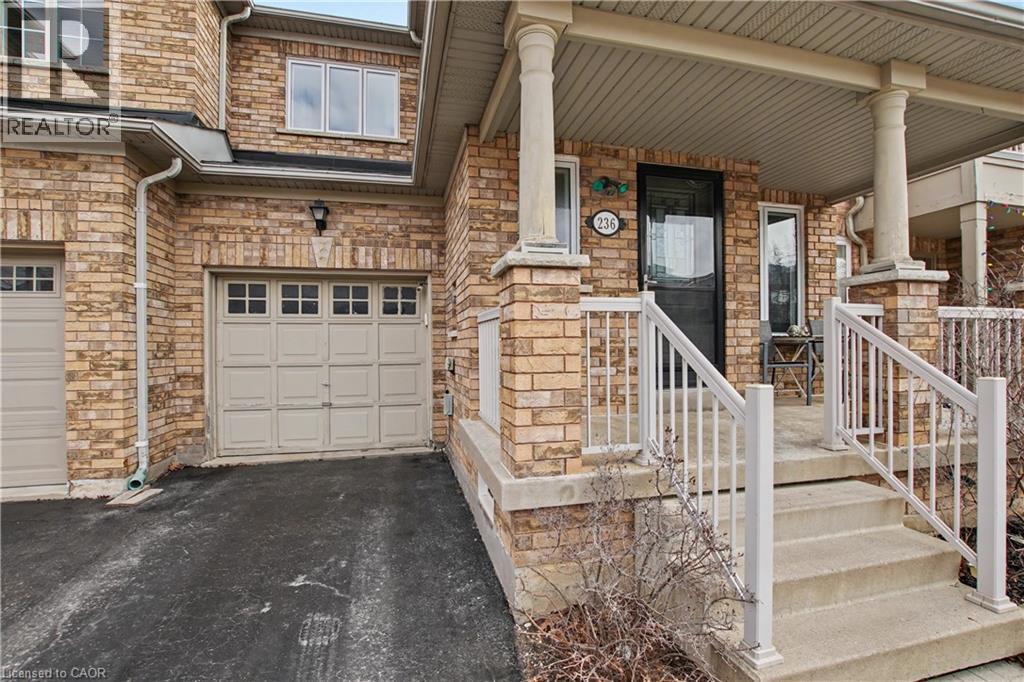 236 FITZGERALD Crescent, Milton, Ontario, L9T5Y4 — Photo 4