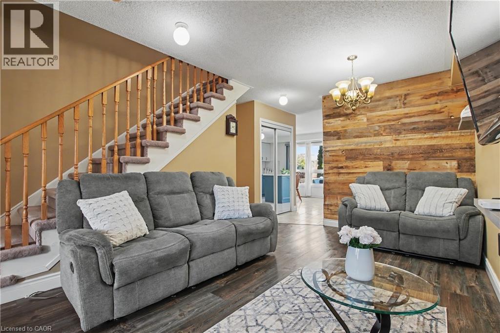 236 FITZGERALD Crescent, Milton, Ontario, L9T5Y4 — Photo 7