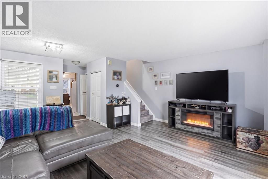 16 ENFIELD Crescent, Brantford, Ontario, N3P1B2 — Photo 11