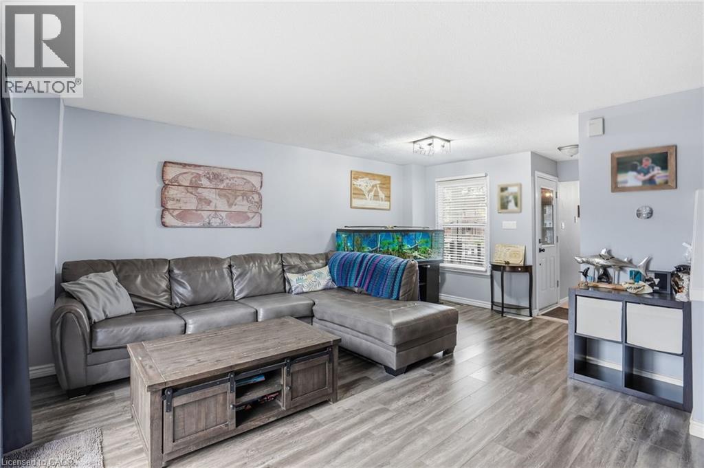 16 ENFIELD Crescent, Brantford, Ontario, N3P1B2 — Photo 12