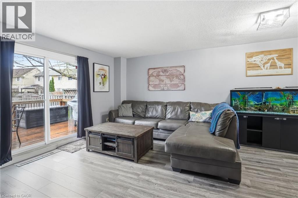 16 ENFIELD Crescent, Brantford, Ontario, N3P1B2 — Photo 13