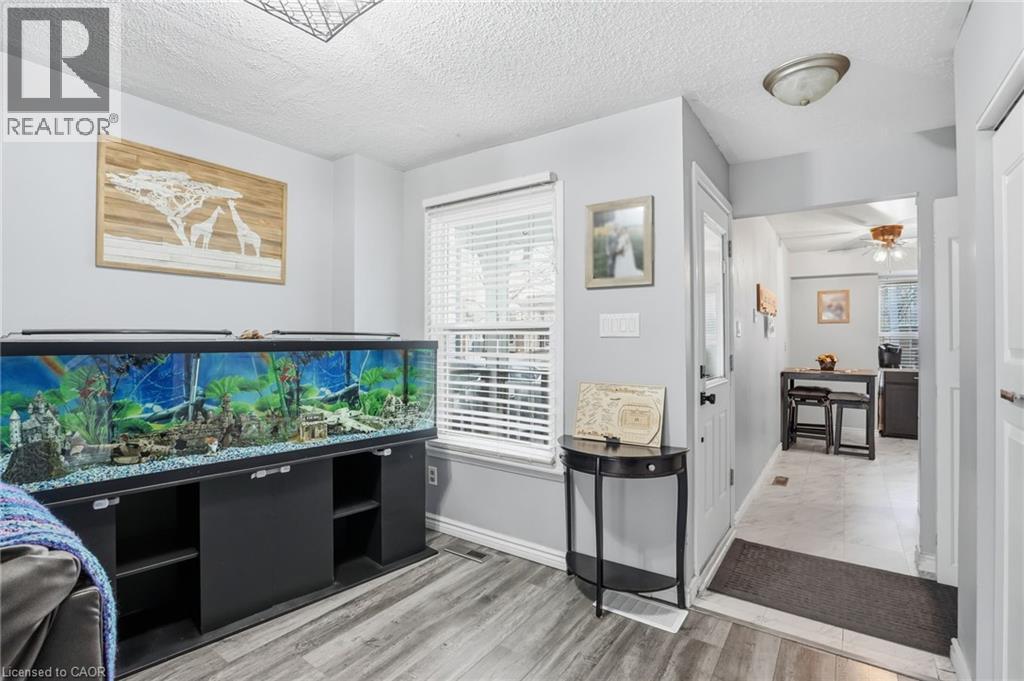 16 ENFIELD Crescent, Brantford, Ontario, N3P1B2 — Photo 14