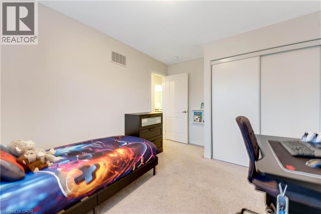 21 POSTMASTER Drive, Kitchener, Ontario, N2R0J2 — Photo 22