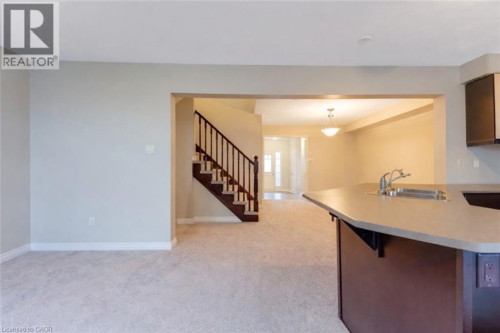 21 POSTMASTER Drive, Kitchener, Ontario, N2R0J2 — Photo 6