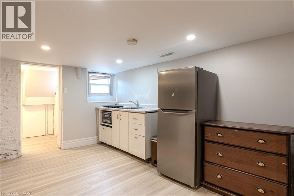 11 AIKMAN Avenue Unit# B, Hamilton, Ontario, L8M1P6 — Photo 10