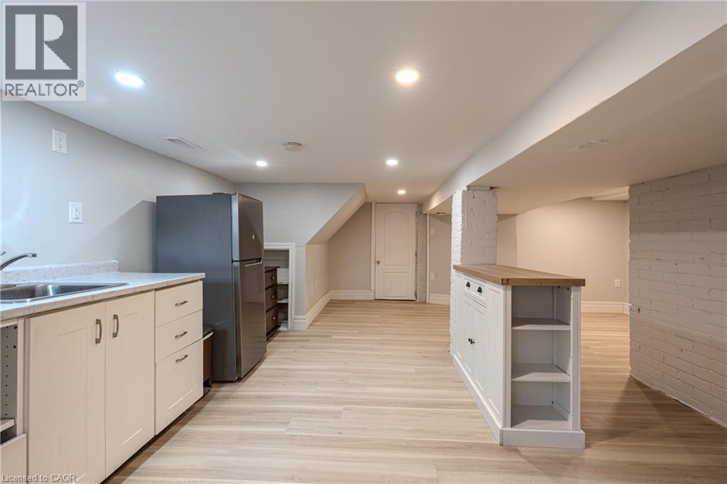 11 AIKMAN Avenue Unit# B, Hamilton, Ontario, L8M1P6 — Photo 13