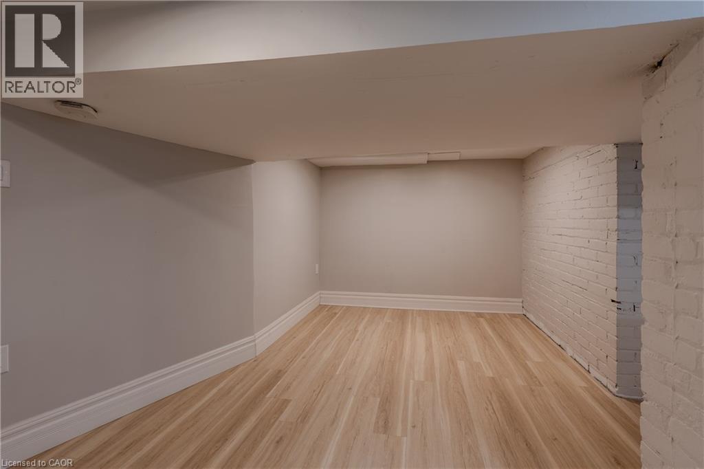 11 AIKMAN Avenue Unit# B, Hamilton, Ontario, L8M1P6 — Photo 16