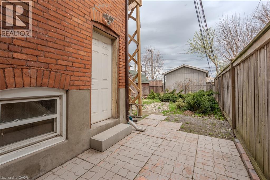 11 AIKMAN Avenue Unit# B, Hamilton, Ontario, L8M1P6 — Photo 4