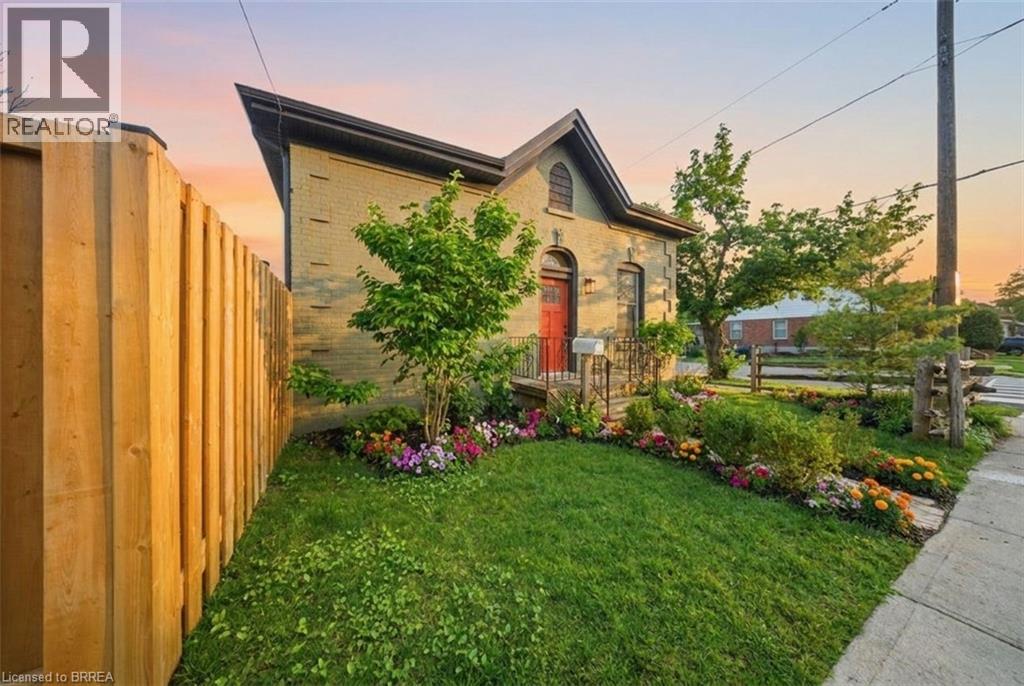 62 WALNUT Street, Brantford, Ontario, N3T1H2 — Photo 2