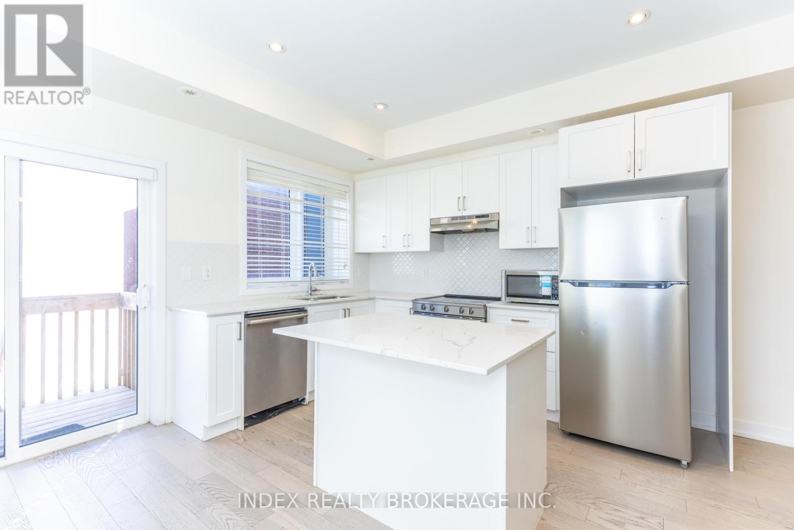 82 WILLIAM DUNCAN ROAD, Toronto (Downsview-Roding-CFB), Ontario, M3K0B7 — Photo 10