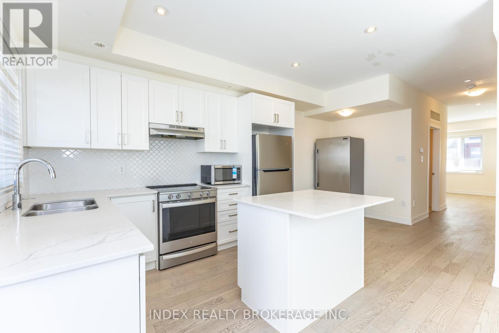 82 WILLIAM DUNCAN ROAD, Toronto (Downsview-Roding-CFB), Ontario, M3K0B7 — Photo 9