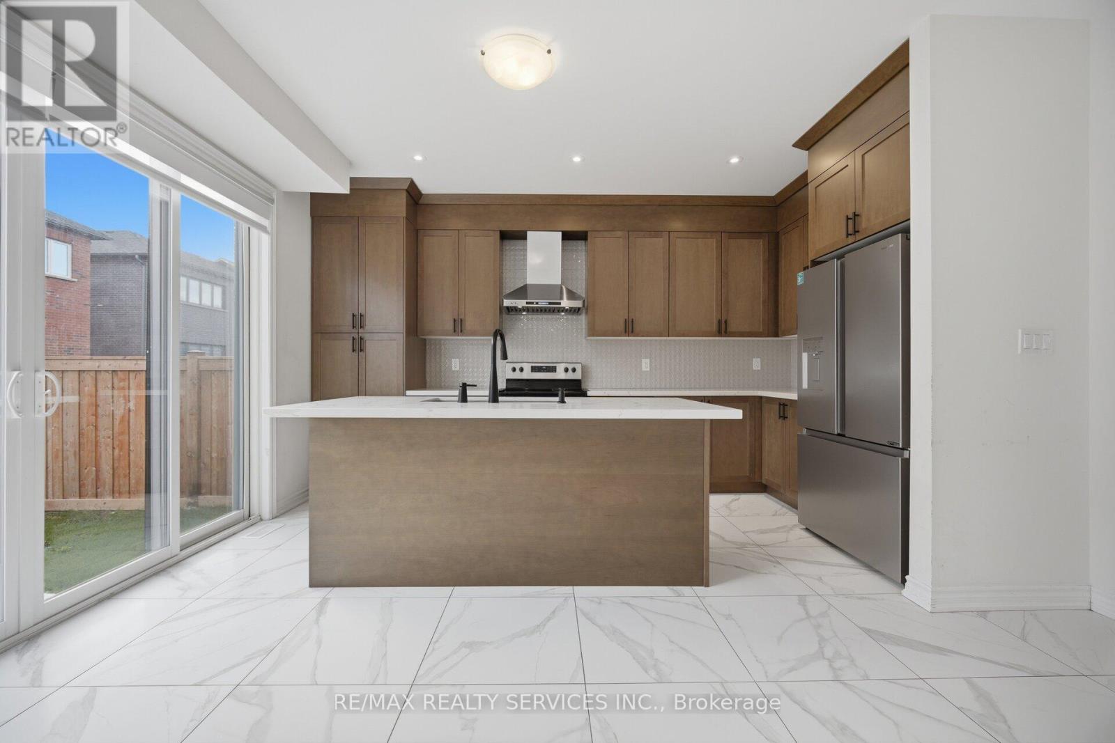 26 GATHERWOOD TERRACE, Caledon, Ontario, L7C4M5 — Photo 2